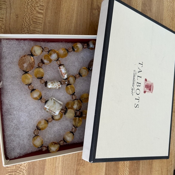 Long neclace - Picture 1 of 3